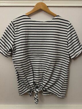 Striped Tie-Front Short Sleeve Tee with Double Zipper - Black/White